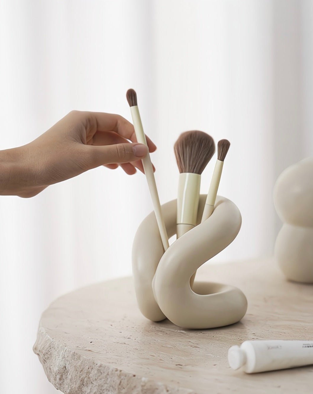 Nordic Style Ceramic Foundation Brushes Holders